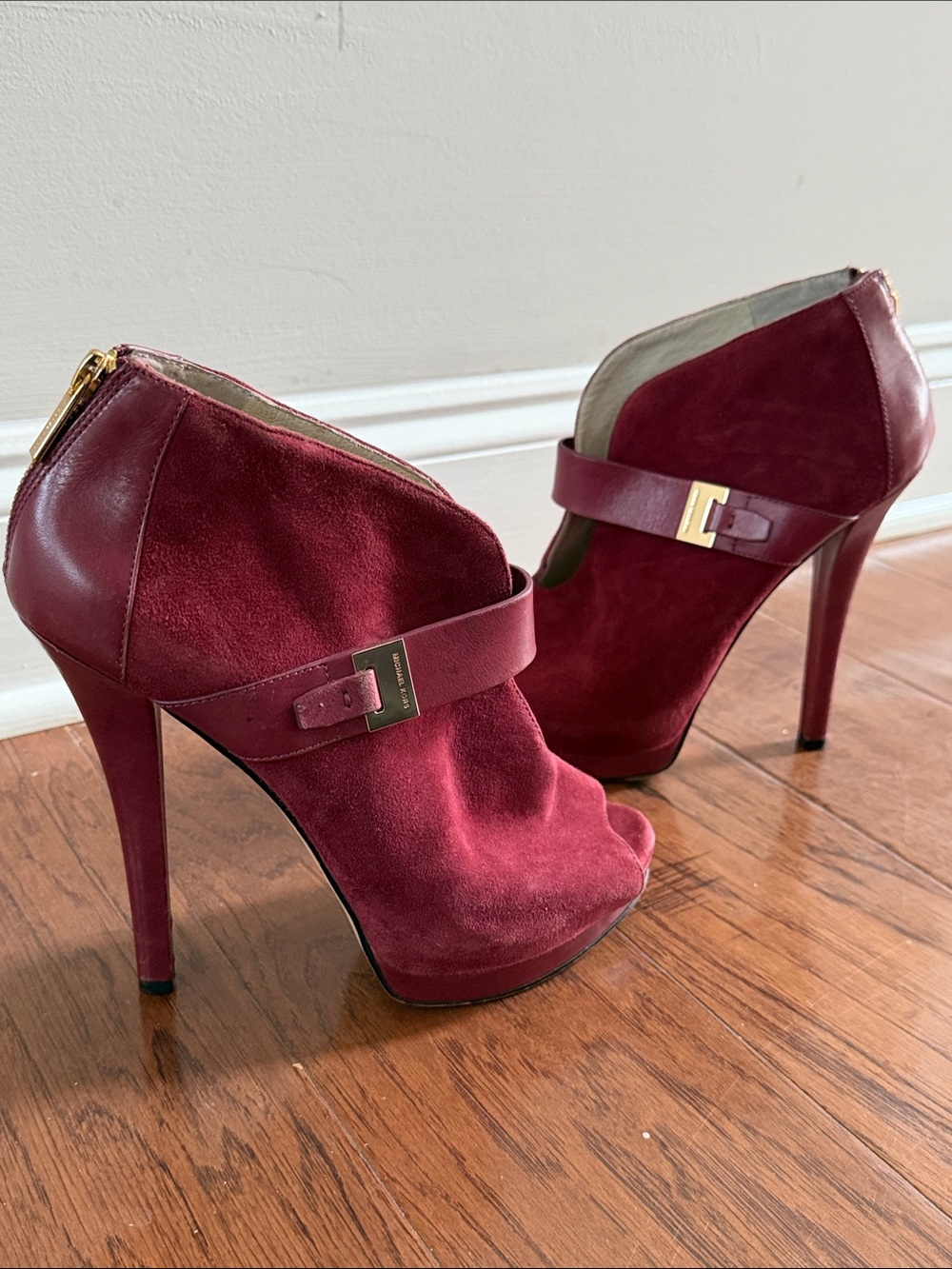 Michael Kors Guiliana Suede Peep Toe Platform Booties Burgundy Gold Buckle 9.5M